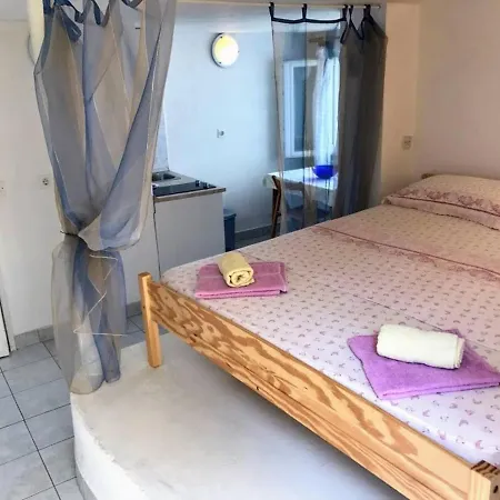 Ribareva Kuca 18 M Od Plaze Studio Apartman Za 2 Lägenhet